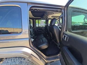 2021 Jeep Wrangler Unlimited Sahara Altitude Edition - miniatura 13