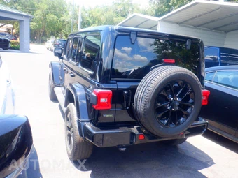 2021 Jeep Wrangler Unlimited Sahara High Altitude Edition - miniatura 11