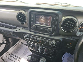 2021 Jeep Wrangler Unlimited Sport RHD - miniatura 10