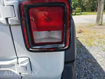 2021 Jeep Wrangler Unlimited Sport RHD - miniatura 23