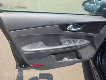 2021 Kia Forte EX – miniatura 9
