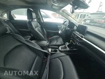 2021 Kia Forte EX – miniatura 8