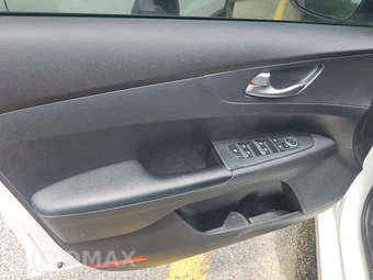 2021 Kia Forte FE – miniatura 9