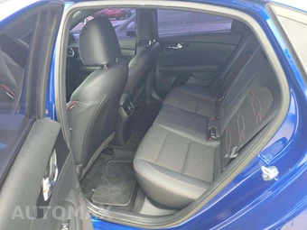 2021 Kia Forte GT – miniatura 13