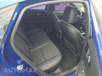 2021 Kia Forte GT – miniatura 16