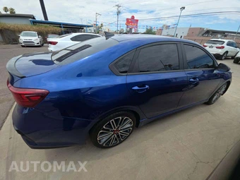 2021 Kia Forte GT – miniatura 4