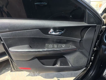 2021 Kia Forte GT – miniatura 9