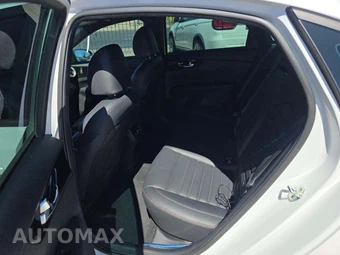 2021 Kia Forte GT – miniatura 10