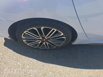 2021 Kia Forte GT – miniatura 10