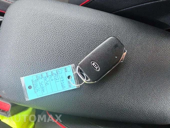 2021 Kia Forte GT - miniatura 8