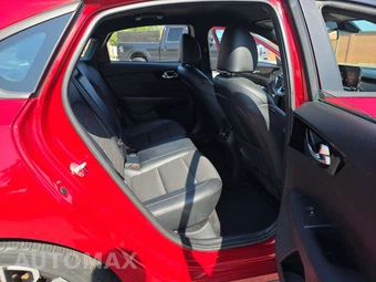 2021 Kia Forte GT – miniatura 16