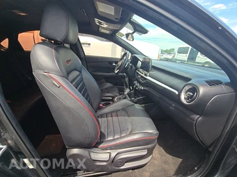 2021 Kia Forte GT - miniatura 8