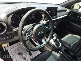 2021 Kia Forte GT - miniatura 10