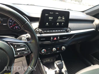2021 Kia Forte GT - miniatura 11
