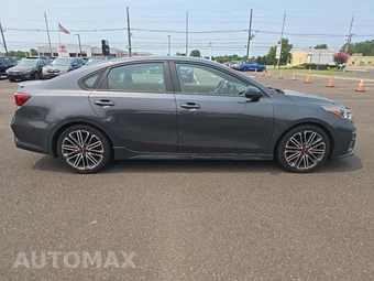 2021 Kia Forte GT – miniatura 4