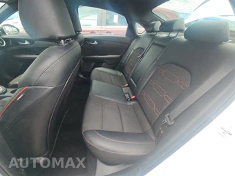 2021 Kia Forte GT – miniatura 13