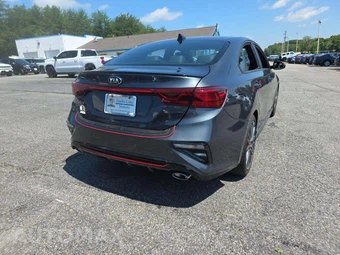 2021 Kia Forte GT - miniatura 3
