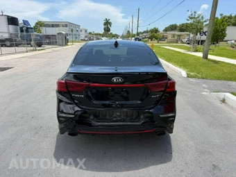 2021 Kia Forte GT - miniatura 4