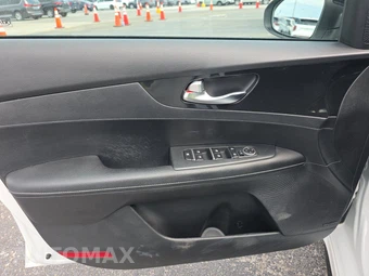 2021 Kia Forte GT-Line - miniatura 9