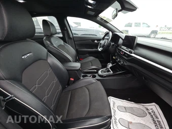 2021 Kia Forte GT-Line - miniatura 8