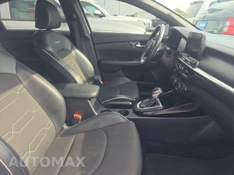 2021 Kia Forte GT-Line – miniatura 8