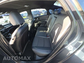 2021 Kia Forte GT-Line – miniatura 13
