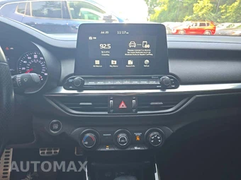 2021 Kia Forte GT-Line – miniatura 10