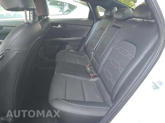 2021 Kia Forte GT-Line – miniatura 13