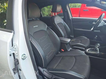 2021 Kia Forte GT-Line – miniatura 18