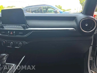 2021 Kia Forte GT-Line – miniatura 19