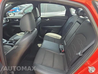 2021 Kia Forte GT-Line – miniatura 16