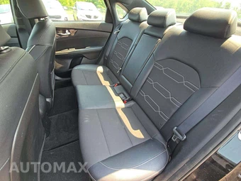 2021 Kia Forte GT-Line – miniatura 13