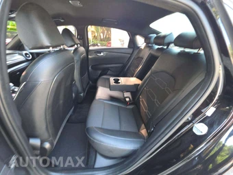 2021 Kia Forte GT-Line - miniatura 13