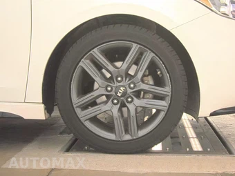 2021 Kia Forte GT-Line – miniatura 10