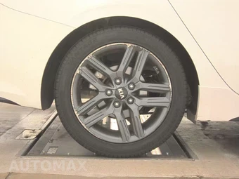 2021 Kia Forte GT-Line – miniatura 11