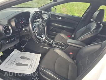 2021 Kia Forte GT-Line – miniatura 13