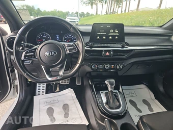 2021 Kia Forte GT-Line – miniatura 17