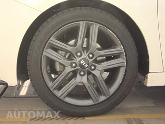 2021 Kia Forte GT-Line – miniatura 9