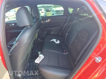 2021 Kia Forte GT-Line – miniatura 13