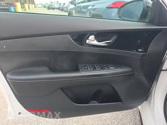 2021 Kia Forte GT-Line – miniatura 9