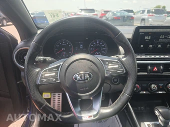 2021 Kia Forte GT-Line – miniatura 10