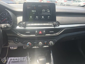 2021 Kia Forte GT-Line – miniatura 11