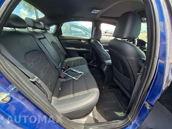 2021 Kia Forte GT-Line – miniatura 16