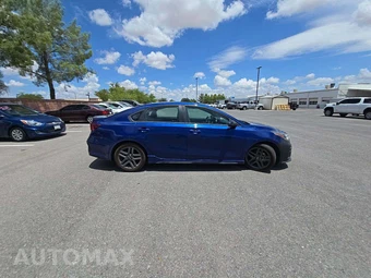 2021 Kia Forte GT-Line – miniatura 4