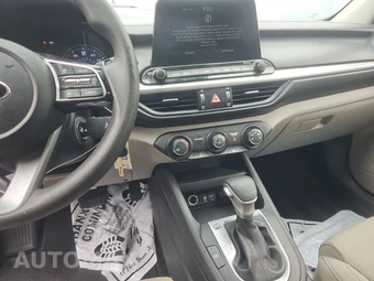 2021 Kia Forte LXS – miniatura 11