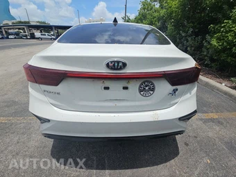 2021 Kia Forte LXS – miniatura 5