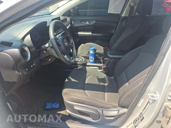 2021 Kia Forte LXS – miniatura 6