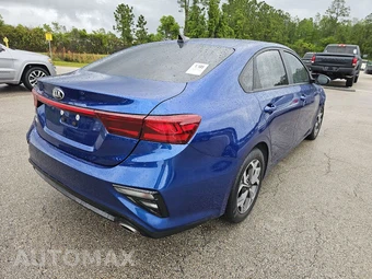 2021 Kia Forte LXS – miniatura 4