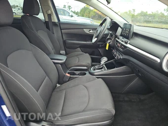 2021 Kia Forte LXS – miniatura 8