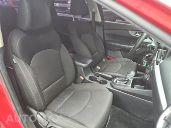 2021 Kia Forte LXS - miniatura 8